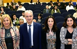 Nota de prensa: Entrega premios "Dia del Trabajo" en la Facultad RRLL Santiago