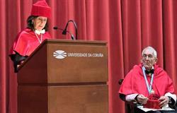 El Colegio asiste a la investidura de María Emilia Casas