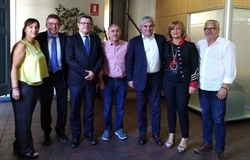 Reunión entre UXT e o Consello Xeral para realización de prácticas laborais