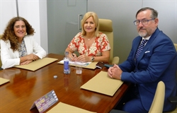 La Vocal de la Junta Directiva de ASNALA, visita nuestra sede colegial