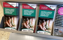 Paneles informativos en las Facultades de A Coruña, Santiago y Ferrol